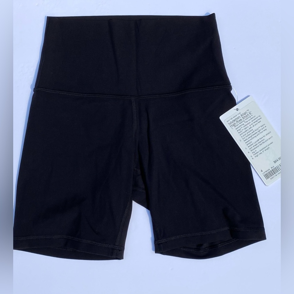 Lululemon Align Short *6"
Black (Second Release) size 4